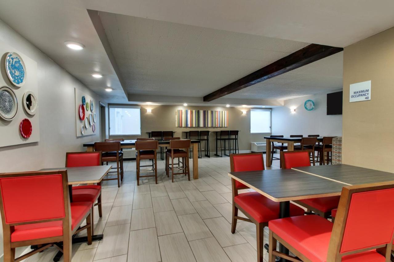 Holiday Inn Express Pittston - Scranton Airport By Ihg Exteriér fotografie